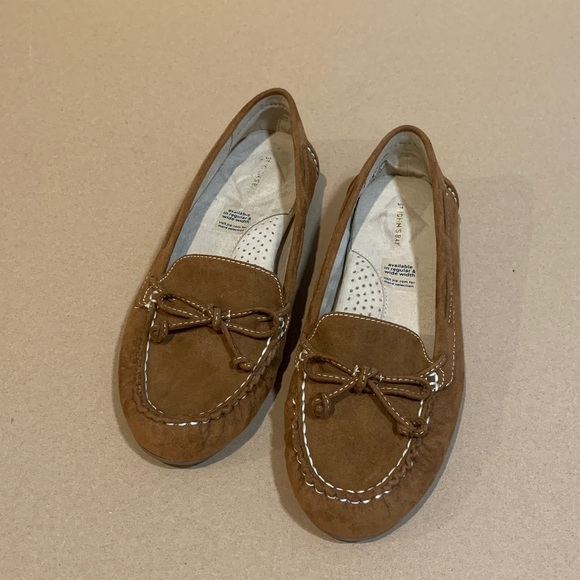 suede moccasin-style loafers in brown NWOT - Picture 2 of 4
